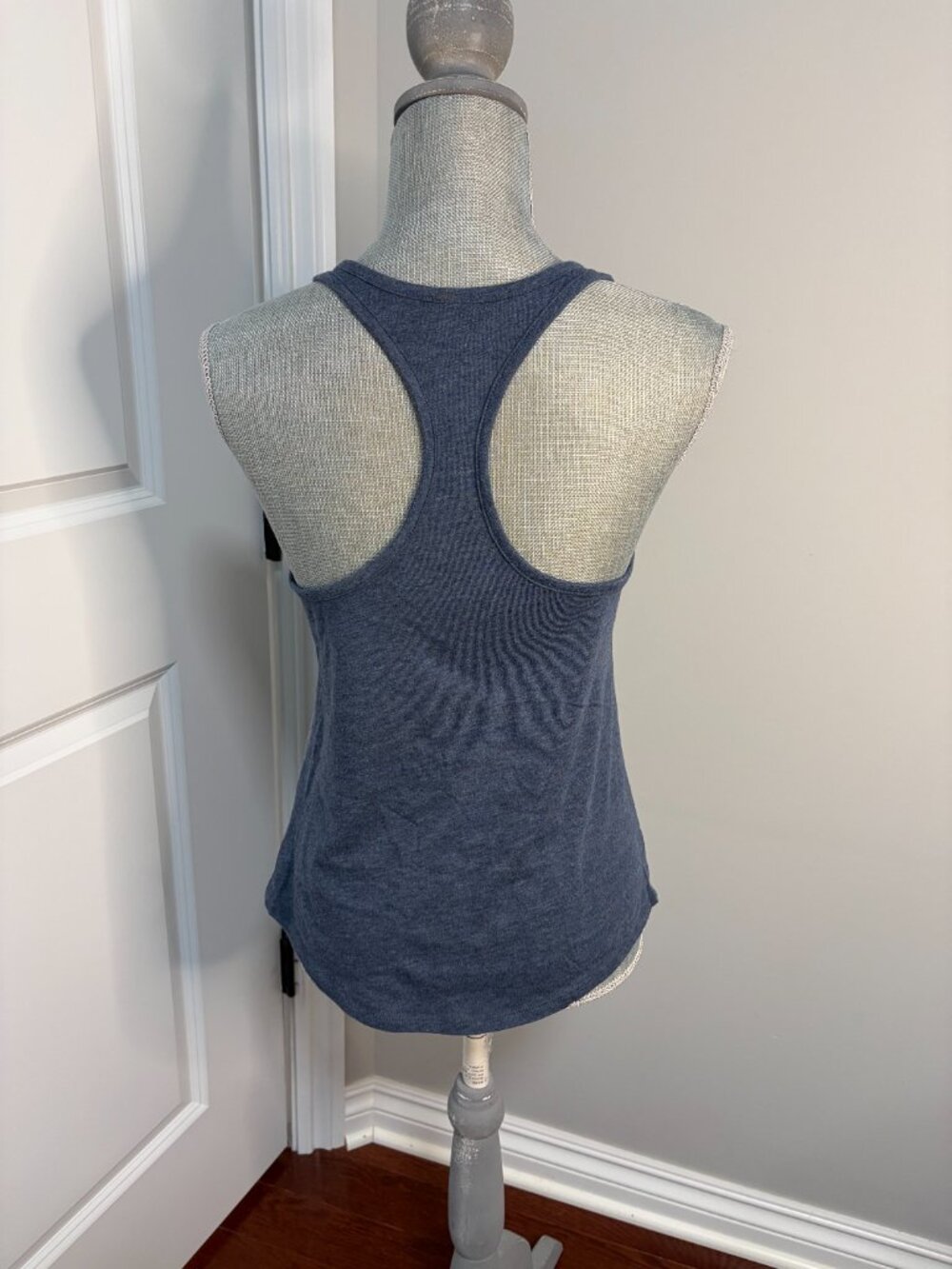 Nike Women's Detroit Tigers Racerback Tank EUC Size M - Picture 2 of 2